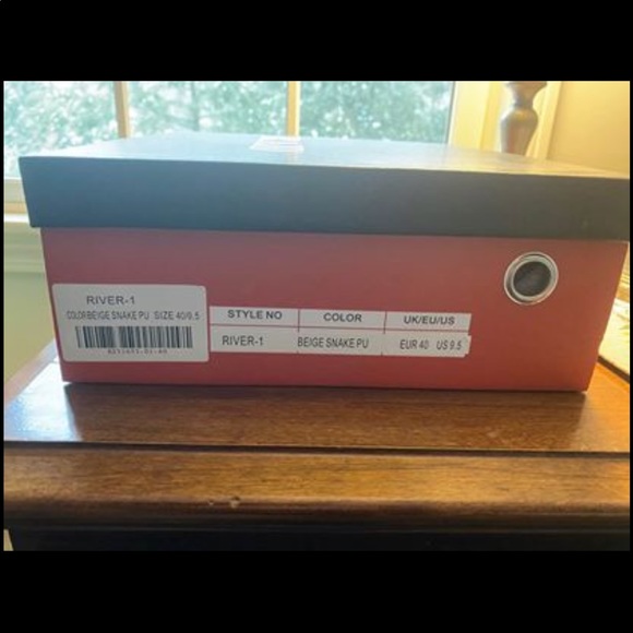 Knee high snakeskin boots - Picture 2 of 4